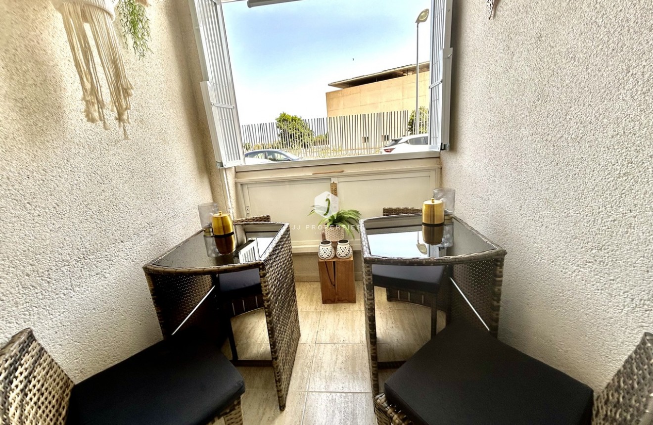 Resale - Apartment / flat -
Torrevieja - Costa Blanca