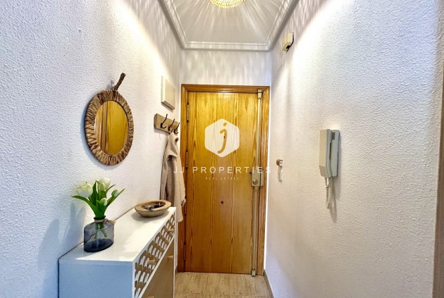 Resale - Apartment / flat -
Torrevieja - Costa Blanca