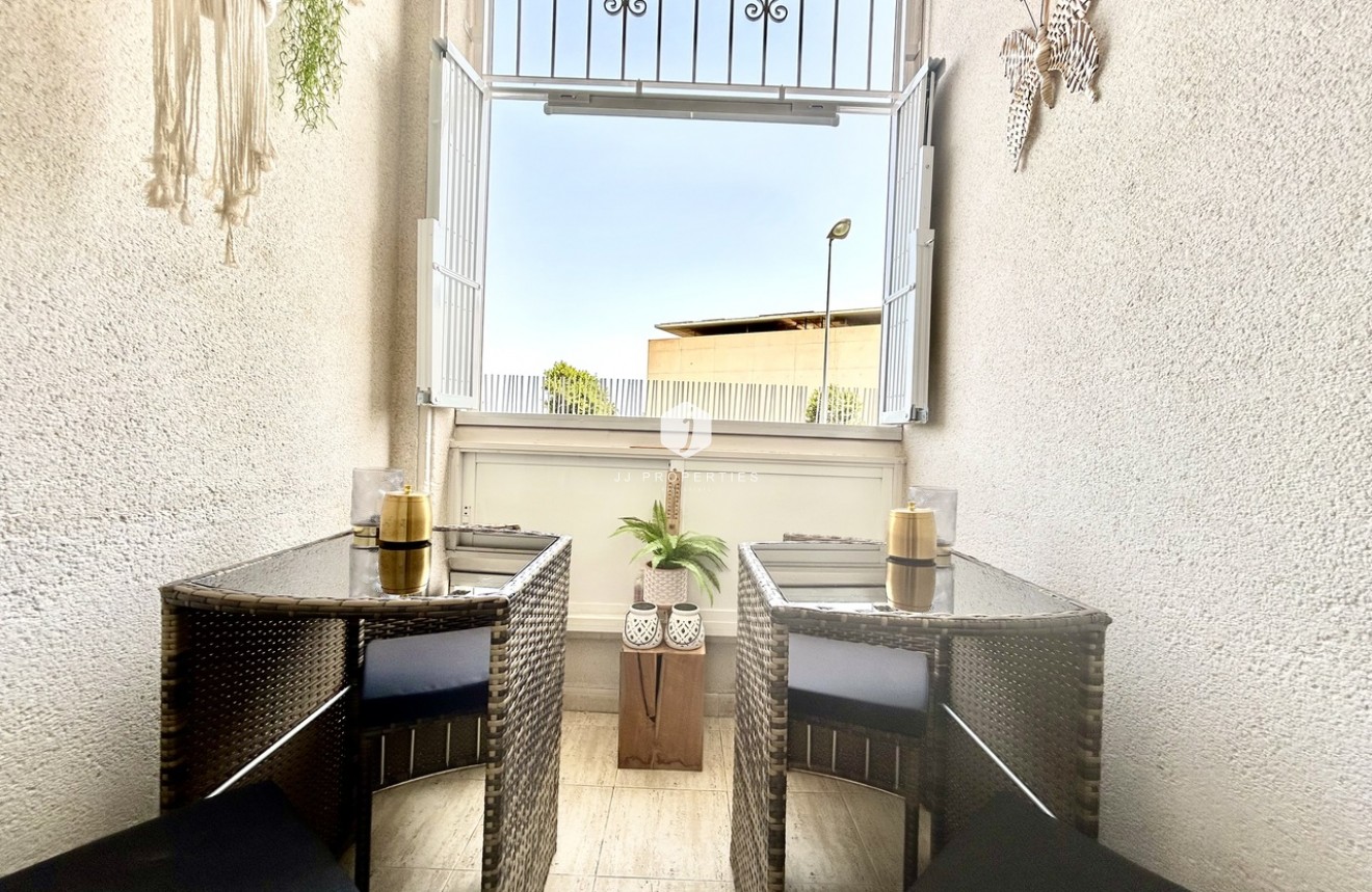 Resale - Apartment / flat -
Torrevieja - Costa Blanca