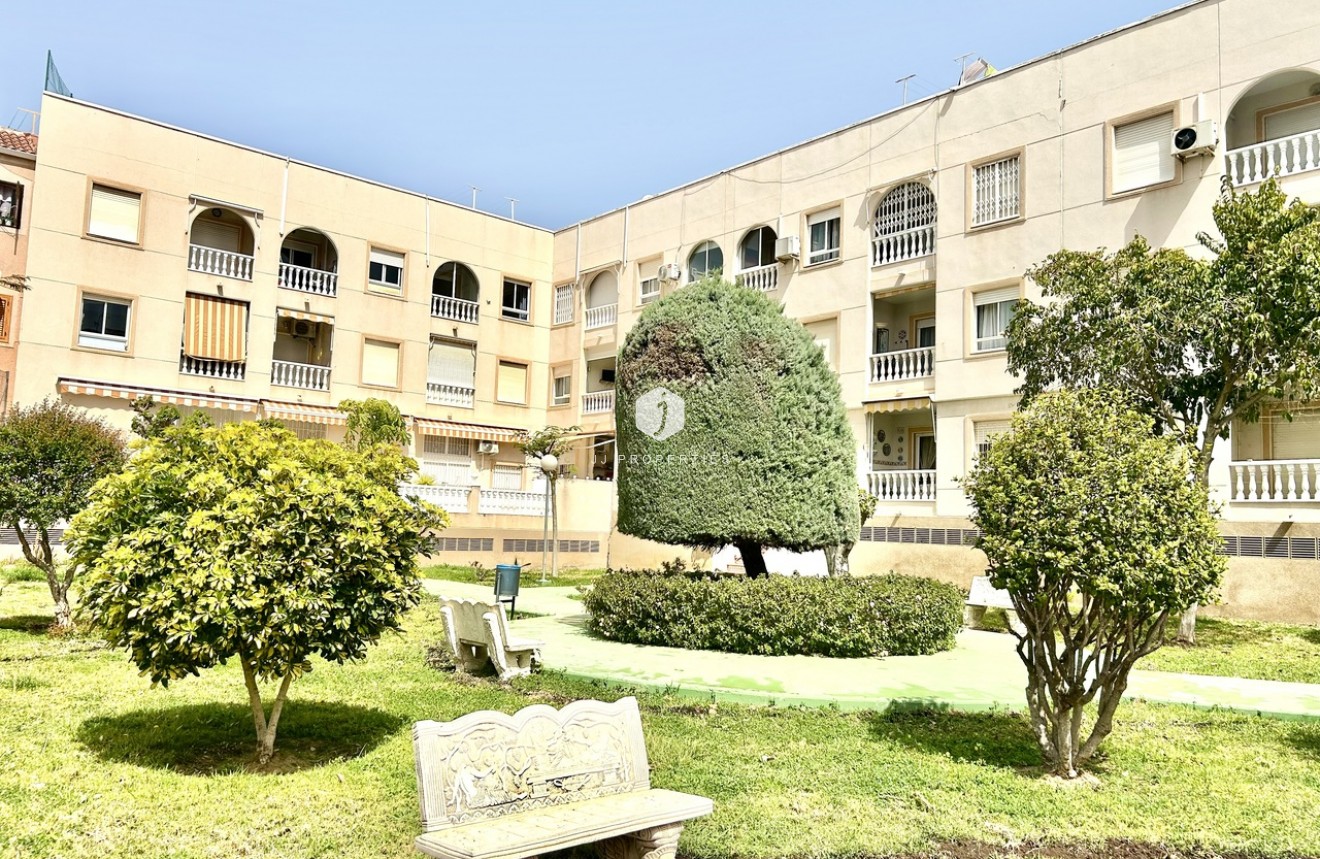 Resale - Apartment / flat -
Torrevieja - Costa Blanca