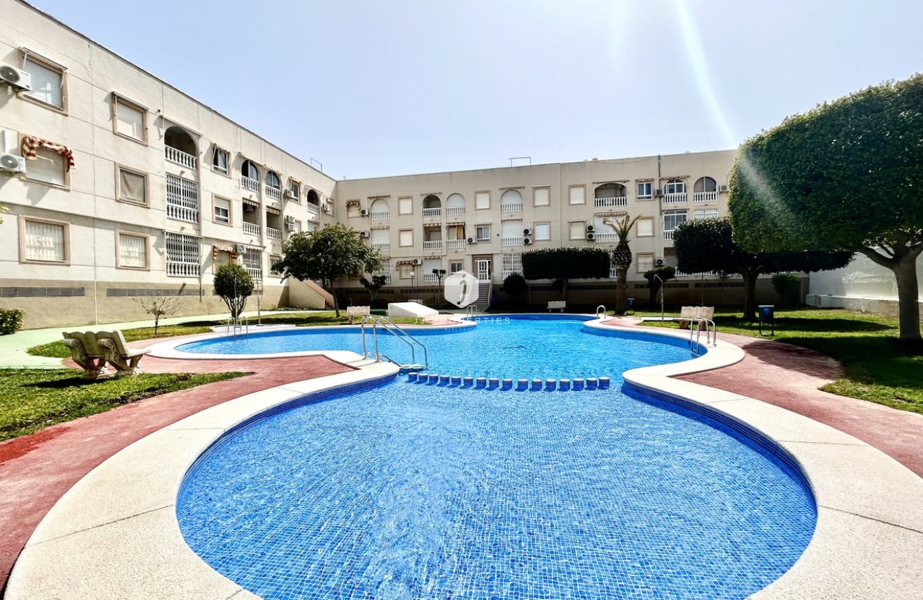 Resale - Apartment / flat -
Torrevieja - Costa Blanca