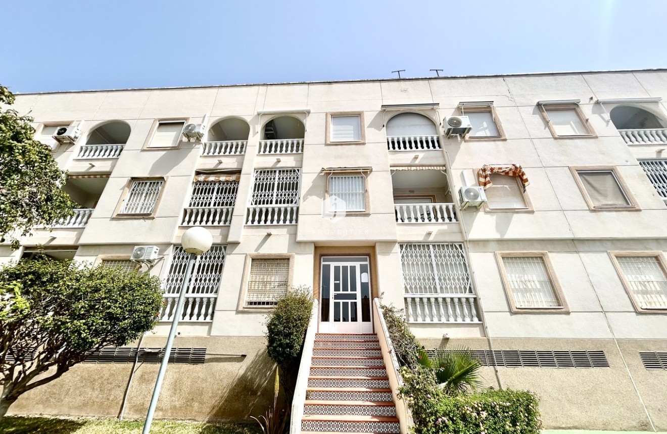 Resale - Apartment / flat -
Torrevieja - Costa Blanca
