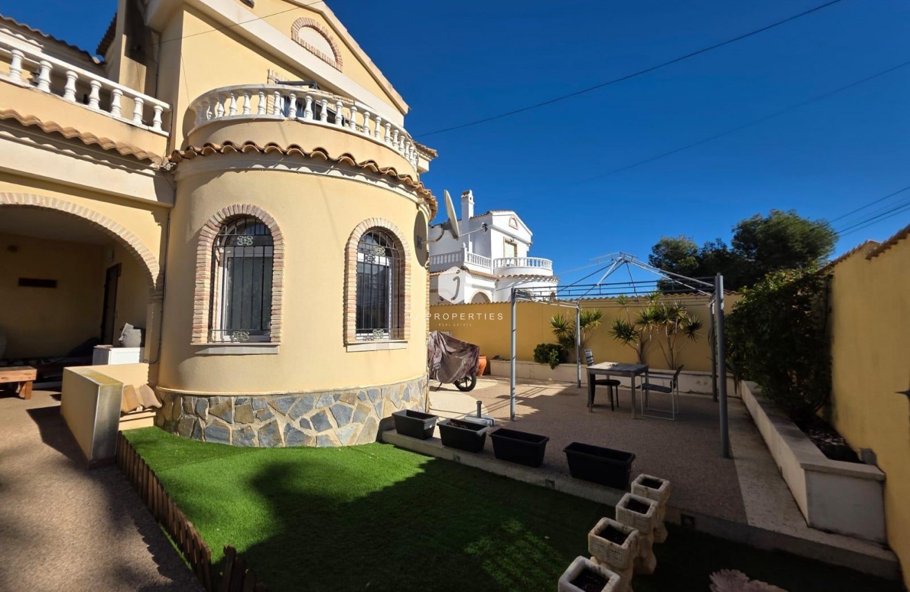 Resale - Villa -
Orihuela Costa - Villamartín-las Filipinas