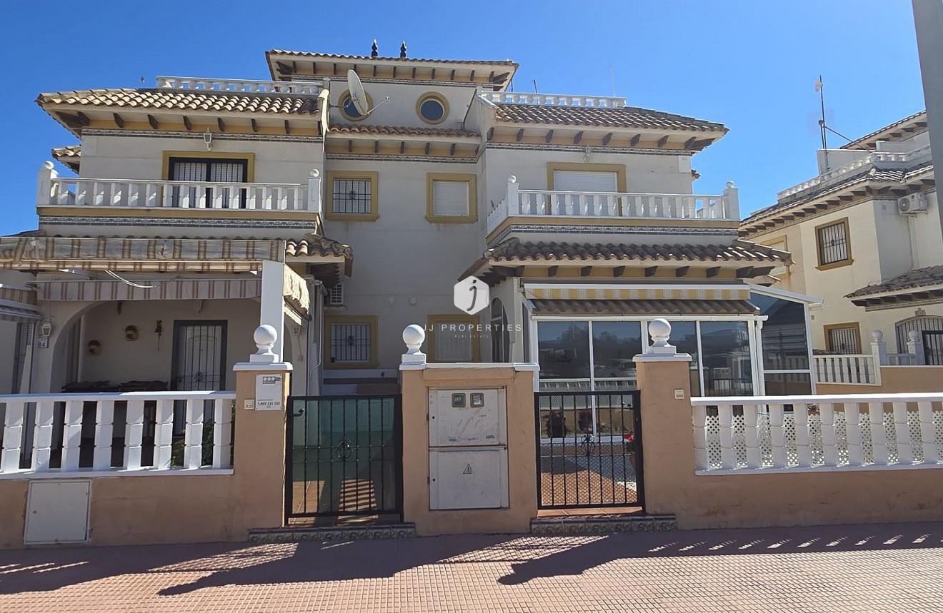 Tweedehands - Chalet -
Orihuela Costa - Costa Blanca