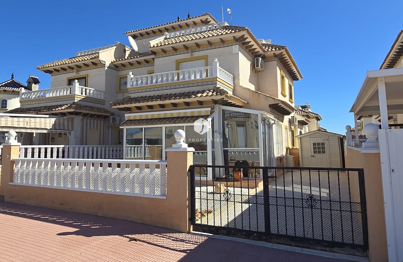 Tweedehands - Chalet -
Orihuela Costa - Costa Blanca