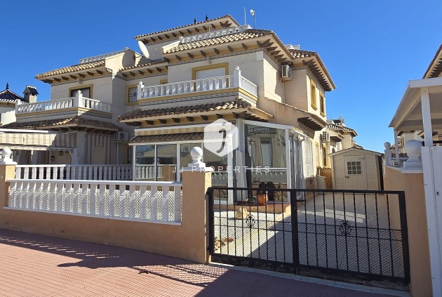 Tweedehands - Chalet -
Orihuela Costa - Costa Blanca