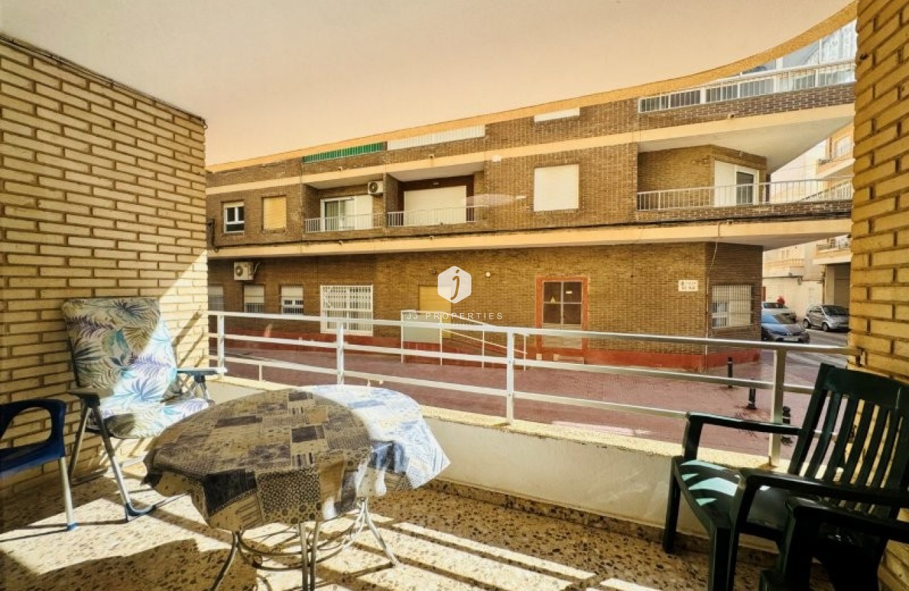 Resale - Apartment / flat -
La Mata - Costa Blanca