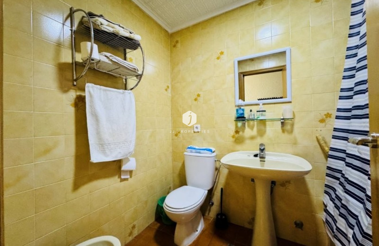 Resale - Apartment / flat -
La Mata - Costa Blanca