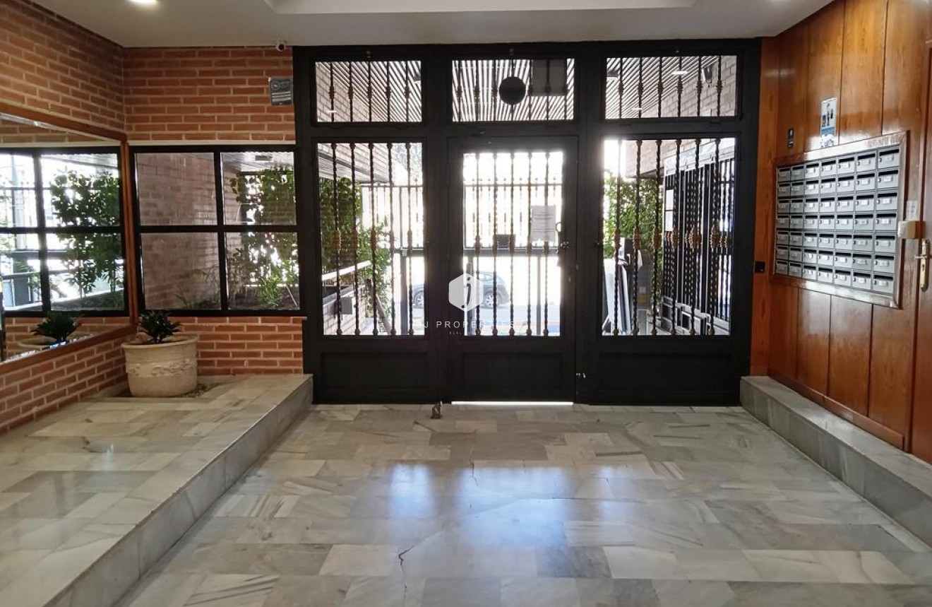 Tweedehands - Appartement / flat -
Torrevieja - Habaneras