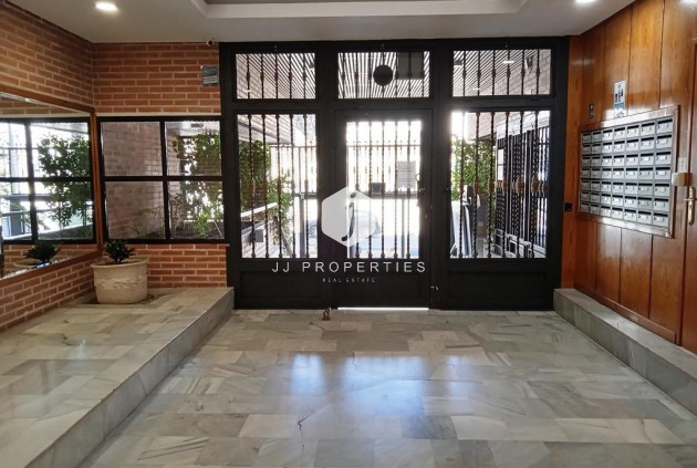 Tweedehands - Appartement / flat -
Torrevieja - Habaneras