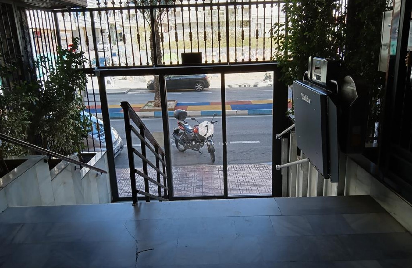 Tweedehands - Appartement / flat -
Torrevieja - Habaneras