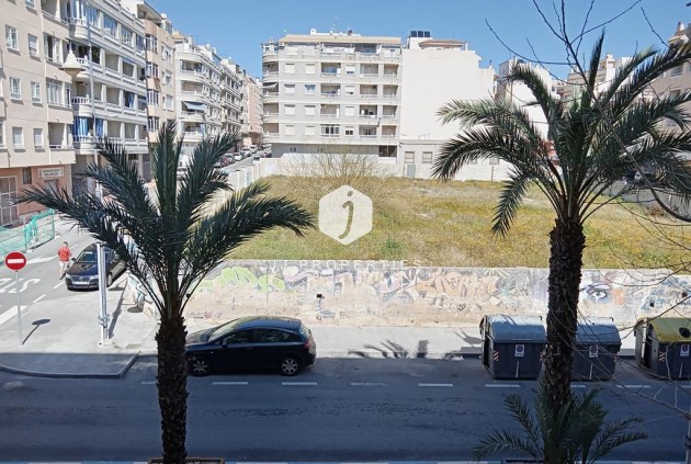 Tweedehands - Appartement / flat -
Torrevieja - Habaneras