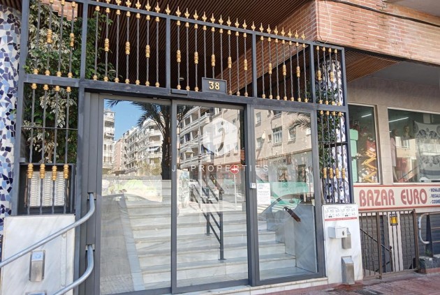 Tweedehands - Appartement / flat -
Torrevieja - Habaneras