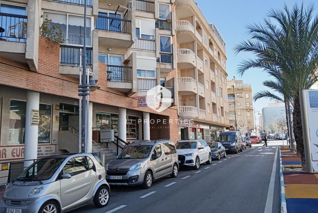 Tweedehands - Appartement / flat -
Torrevieja - Habaneras
