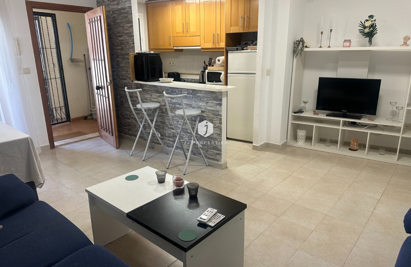 Tweedehands - Appartement / flat -
Jacarilla - Inland