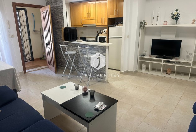 Tweedehands - Appartement / flat -
Jacarilla - Inland