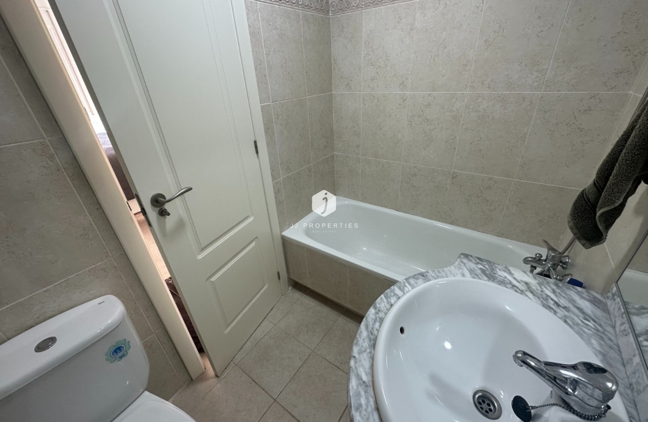 Tweedehands - Appartement / flat -
Jacarilla - Inland