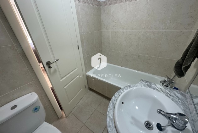 Tweedehands - Appartement / flat -
Jacarilla - Inland