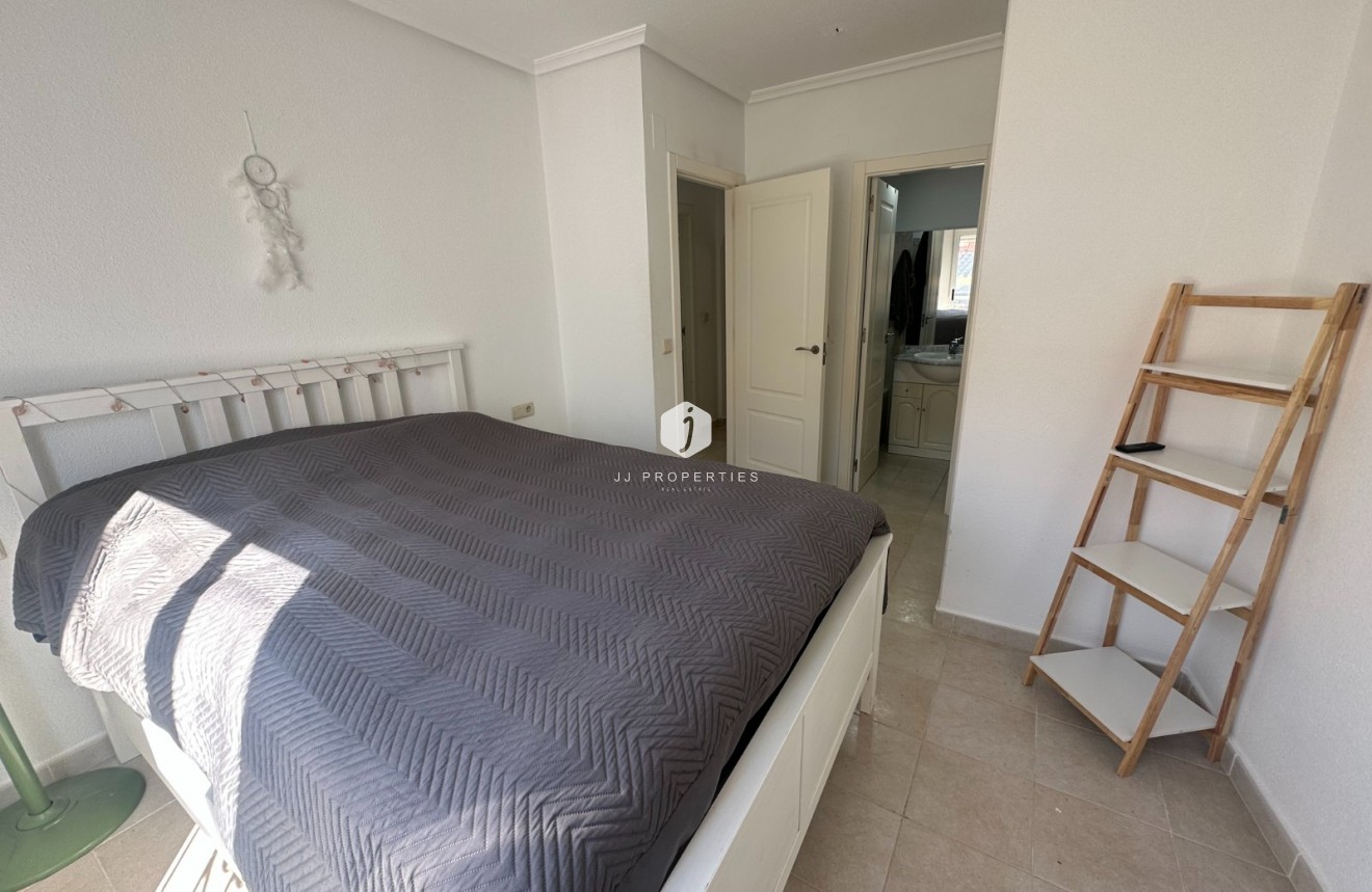 Tweedehands - Appartement / flat -
Jacarilla - Inland