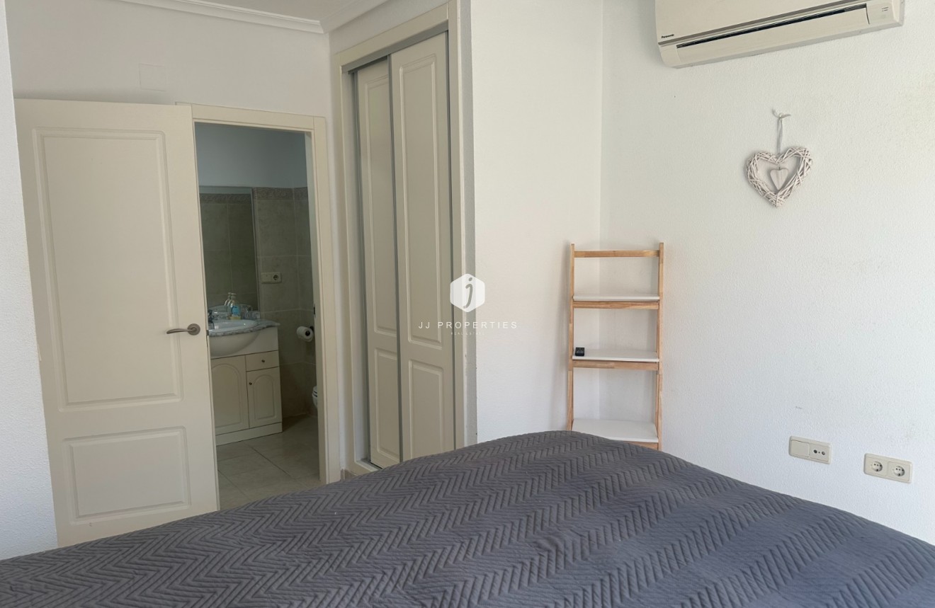 Tweedehands - Appartement / flat -
Jacarilla - Inland
