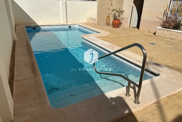 Tweedehands - Appartement / flat -
Jacarilla - Inland