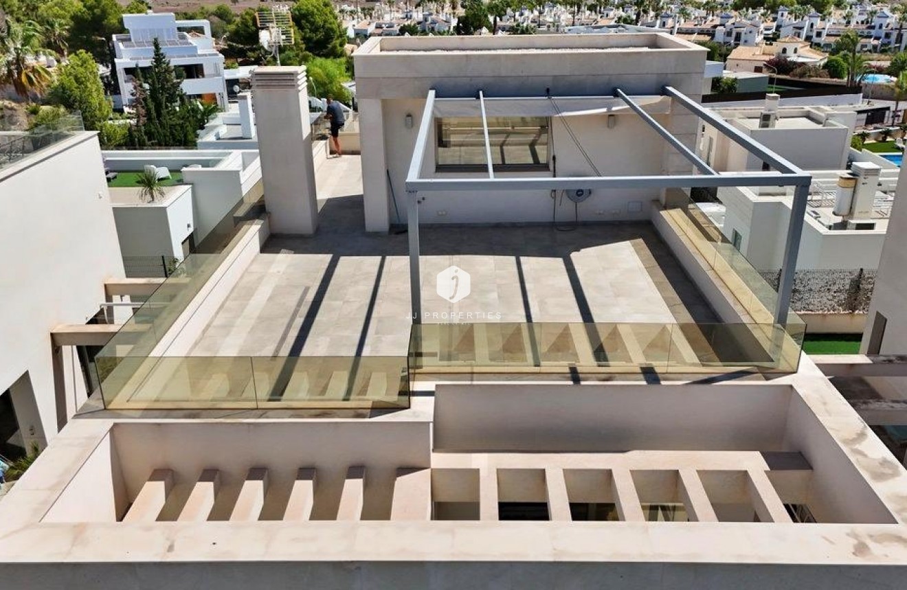 Resale - Villa -
Orihuela Costa - Villamartín