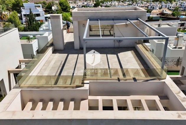 Resale - Villa -
Orihuela Costa - Villamartín