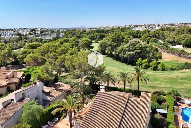 Resale - Villa -
Orihuela Costa - Villamartín