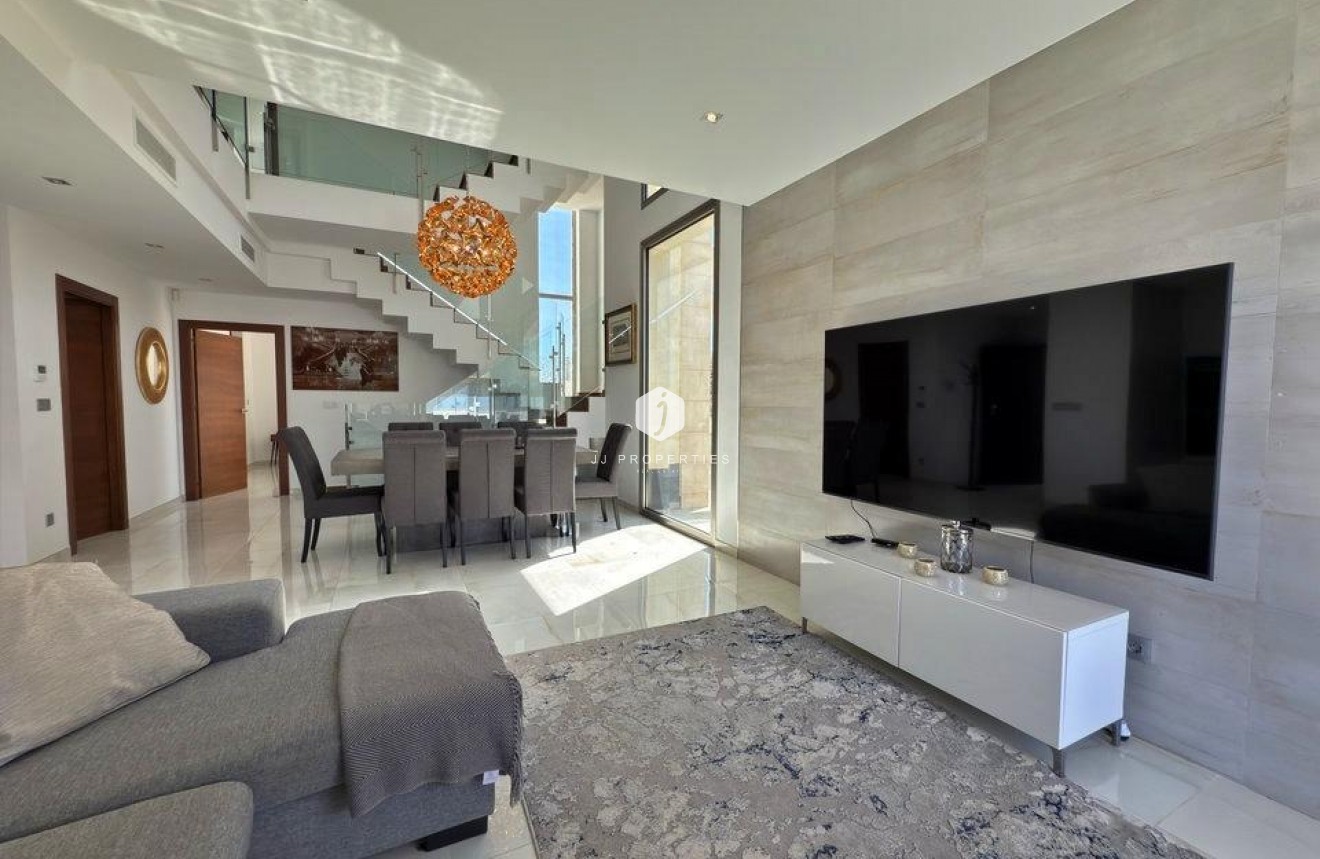 Resale - Villa -
Orihuela Costa - Villamartín