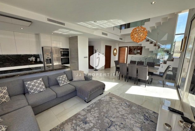 Resale - Villa -
Orihuela Costa - Villamartín