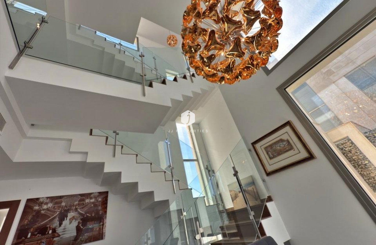 Resale - Villa -
Orihuela Costa - Villamartín