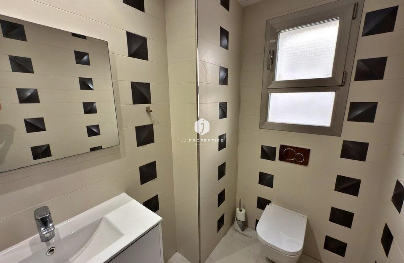 Resale - Villa -
Orihuela Costa - Villamartín