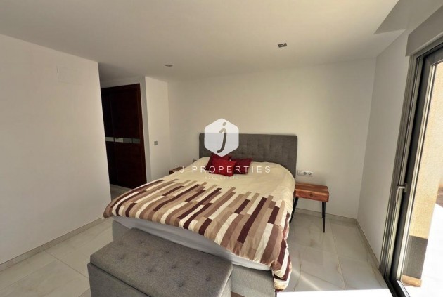 Resale - Villa -
Orihuela Costa - Villamartín