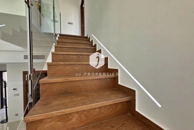 Resale - Villa -
Orihuela Costa - Villamartín