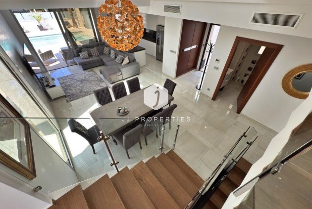 Resale - Villa -
Orihuela Costa - Villamartín