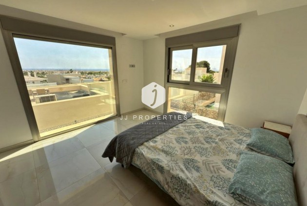 Resale - Villa -
Orihuela Costa - Villamartín