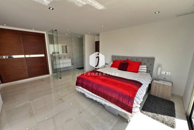 Resale - Villa -
Orihuela Costa - Villamartín