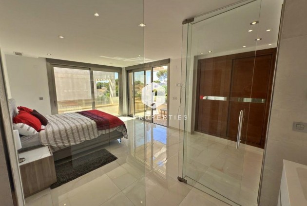 Resale - Villa -
Orihuela Costa - Villamartín