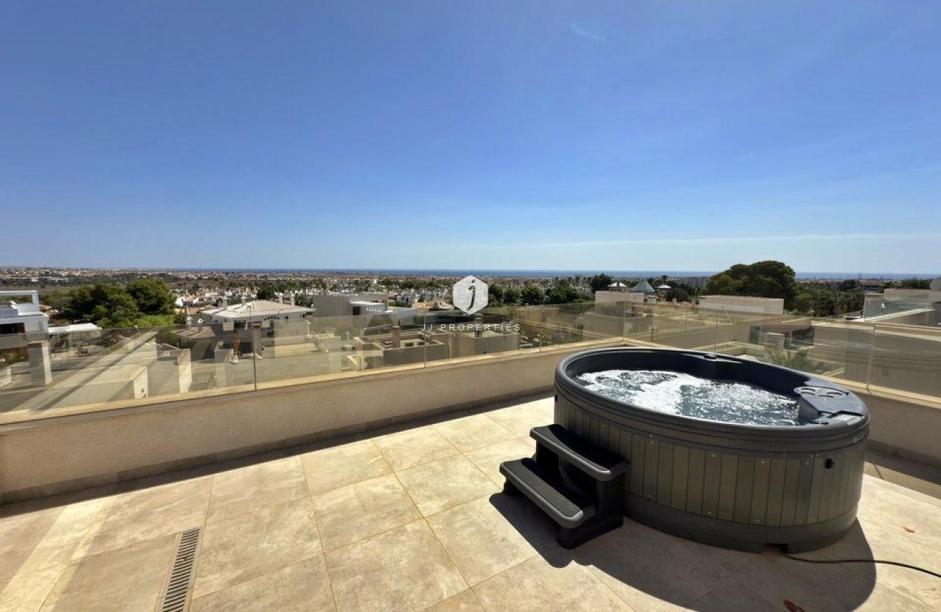 Resale - Villa -
Orihuela Costa - Villamartín