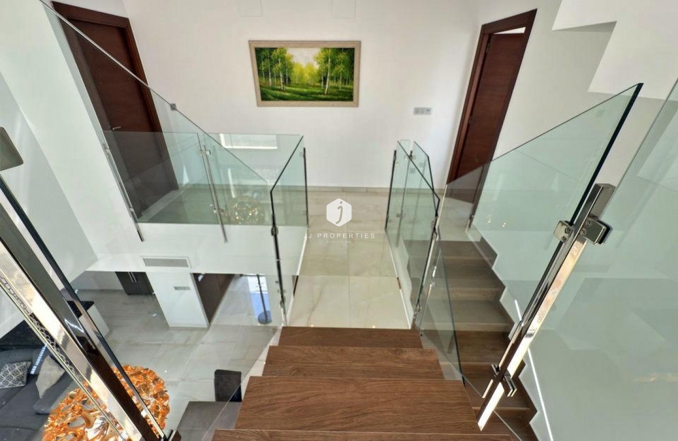 Resale - Villa -
Orihuela Costa - Villamartín