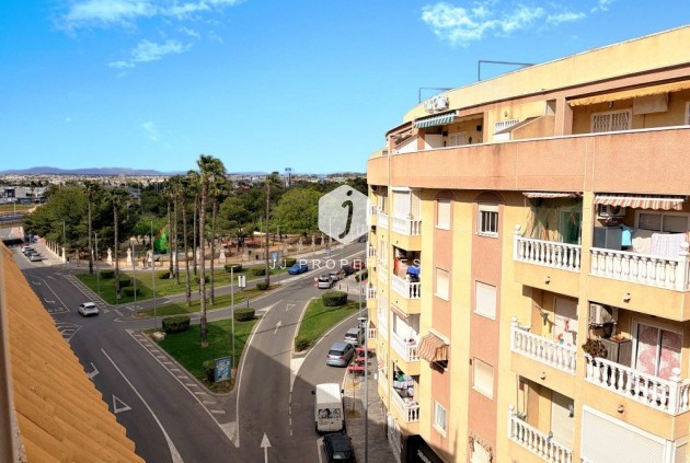 D'occasion - Attique -
Torrevieja - Costa Blanca