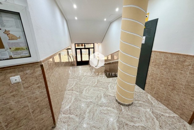 D'occasion - Attique -
Torrevieja - Costa Blanca