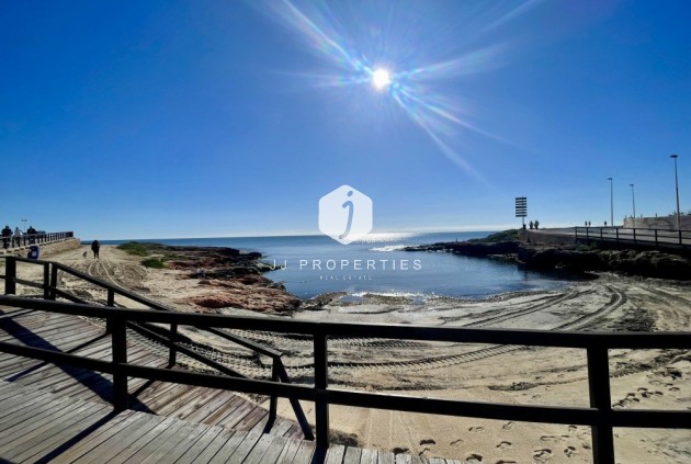 D'occasion - Attique -
Torrevieja - Costa Blanca