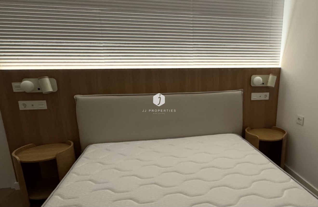 Aus zweiter Hand - Penthouse -
Punta Prima - Costa Blanca