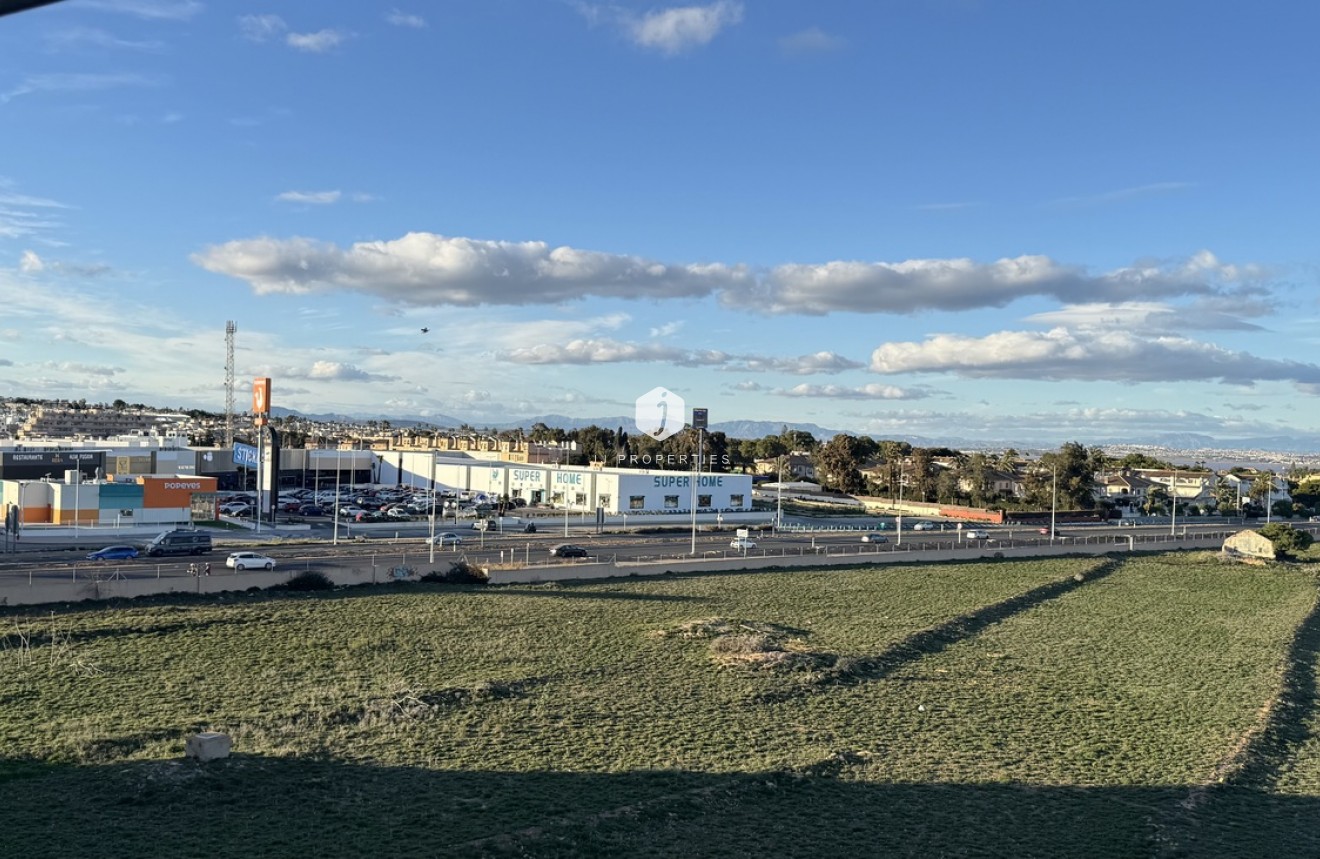 Aus zweiter Hand - Penthouse -
Punta Prima - Costa Blanca