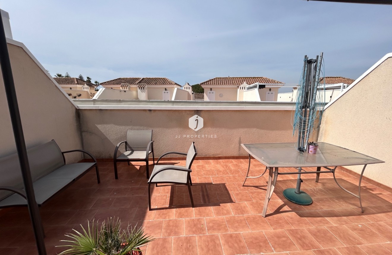 Tweedehands - Appartement / flat -
Jacarilla - Inland