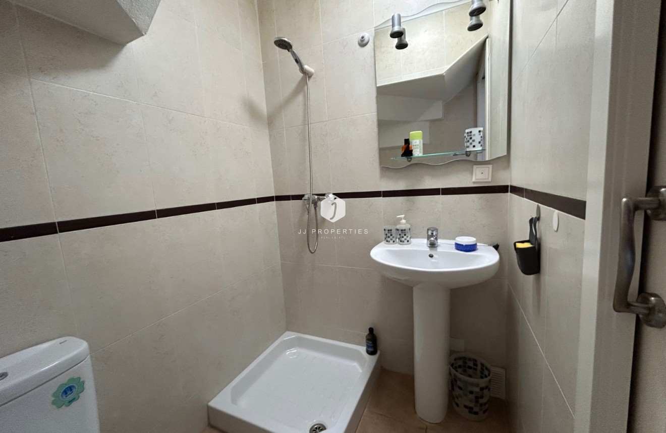 Tweedehands - Appartement / flat -
Jacarilla - Inland