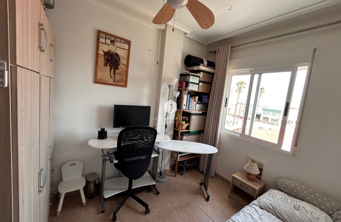 Tweedehands - Appartement / flat -
Jacarilla - Inland