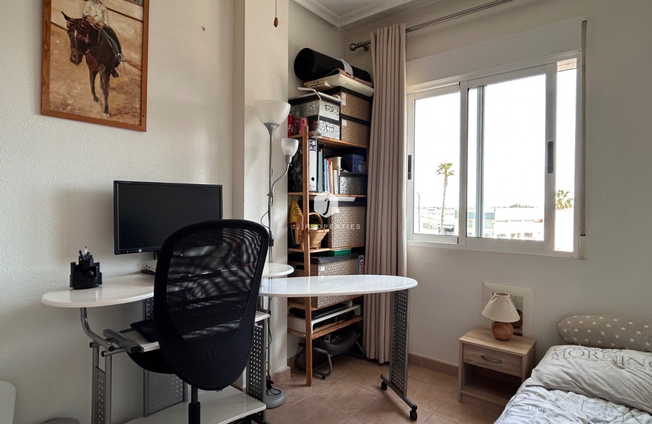 Tweedehands - Appartement / flat -
Jacarilla - Inland