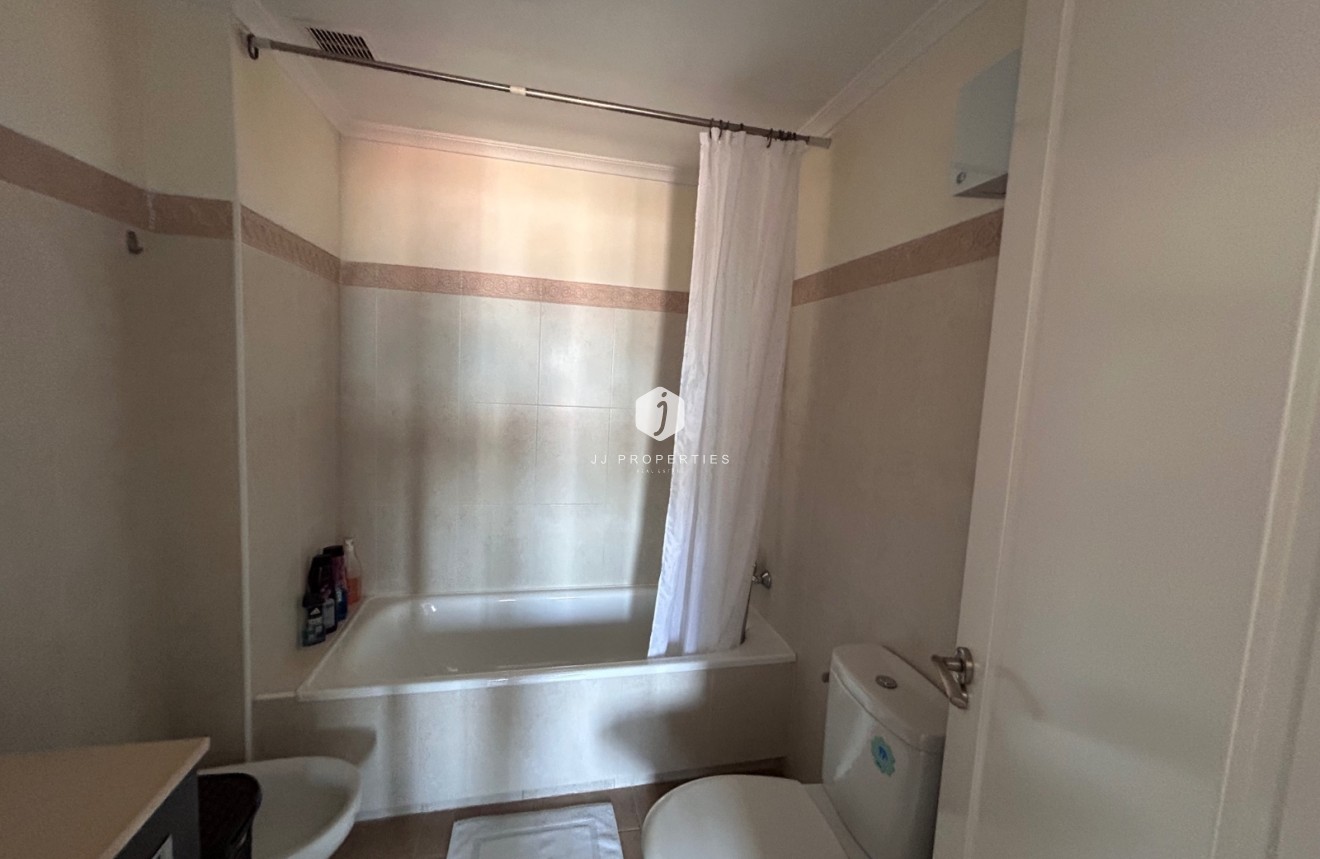 Tweedehands - Appartement / flat -
Jacarilla - Inland